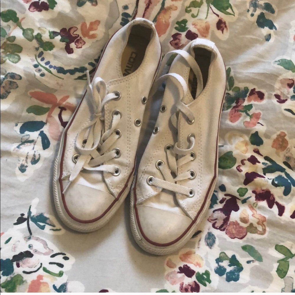 Converse sneakers 👟